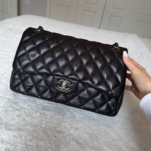 Chanel jumbo black bag